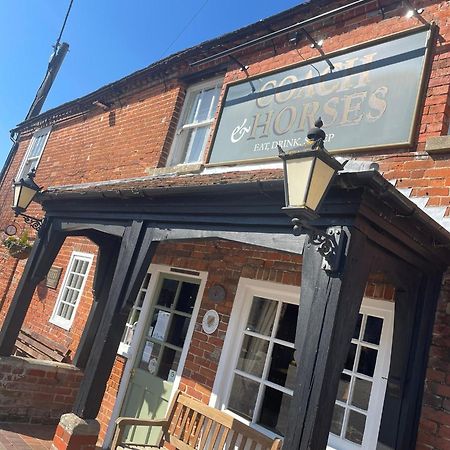 The Coach And Horses Acomodação com café da manhã Winchester Exterior foto