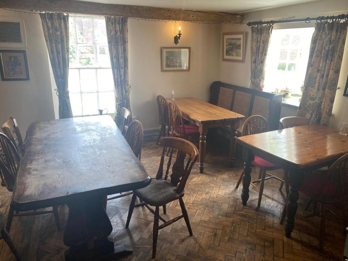 The Coach And Horses Acomodação com café da manhã Winchester Exterior foto